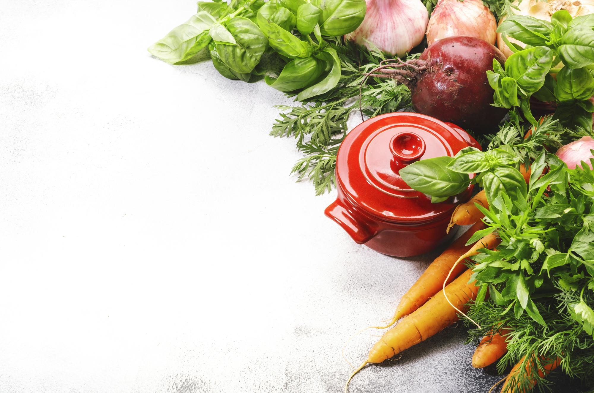 Masa de lucru cu ingrediente proaspete